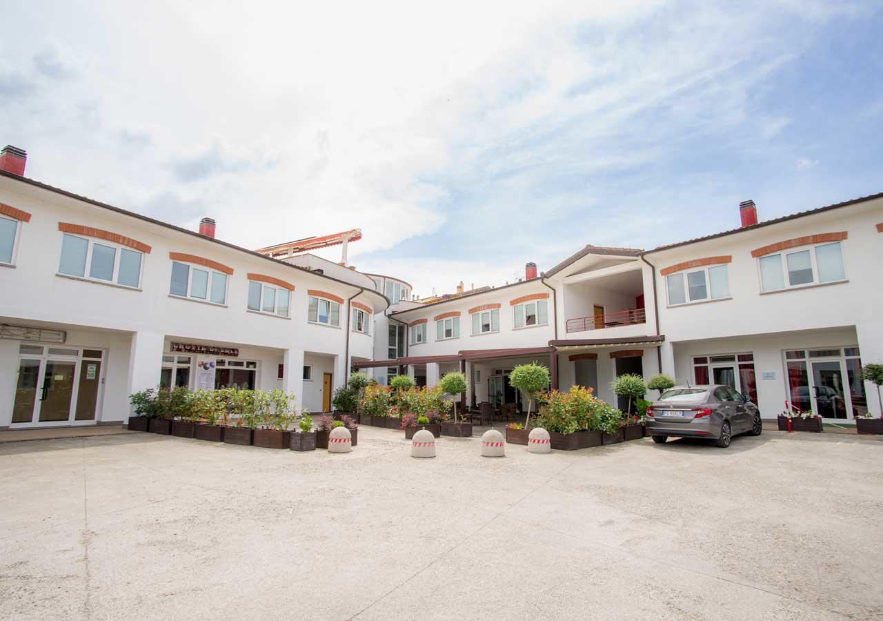 Hotel Relais Del Lago Марта Экстерьер фото