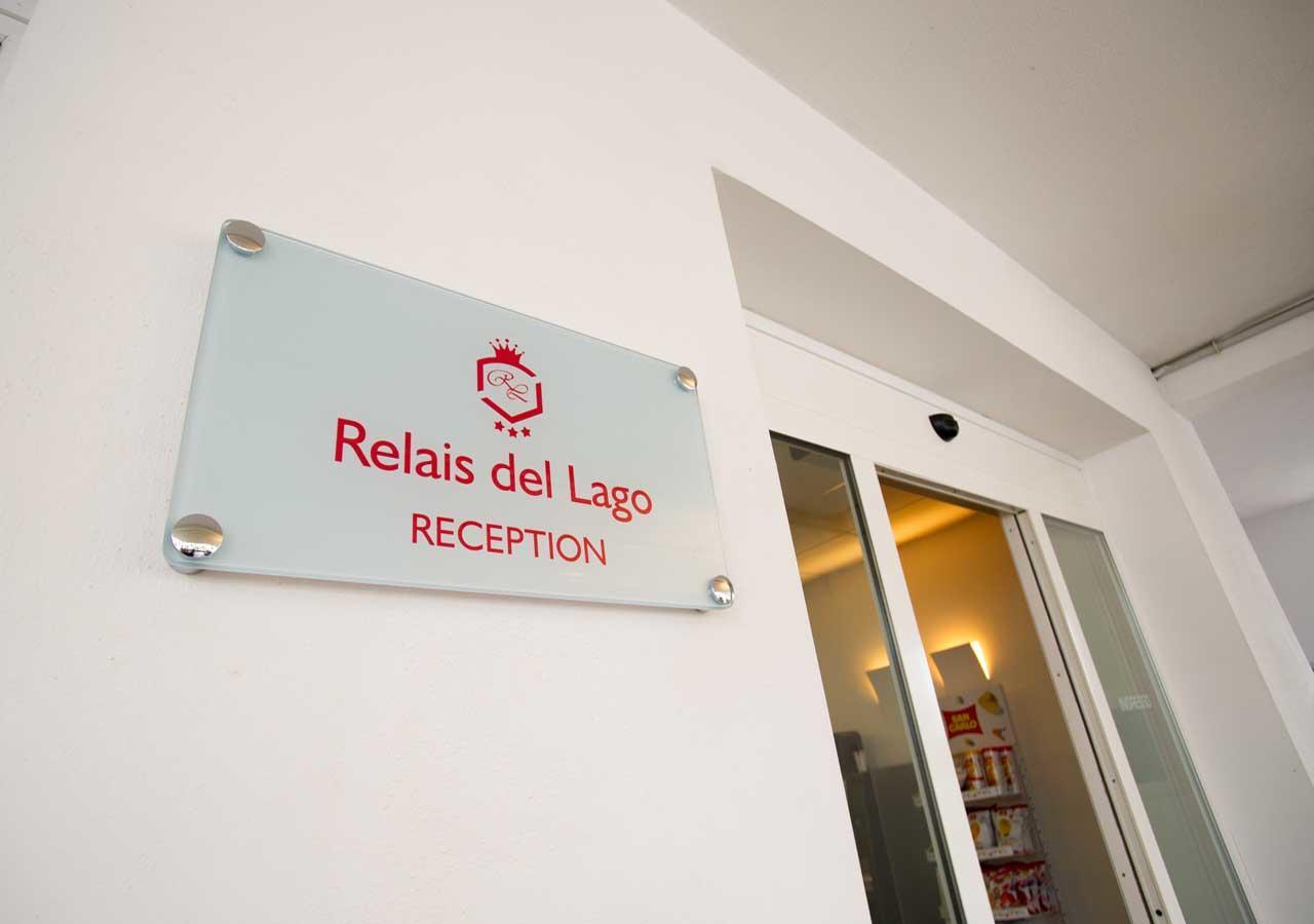 Hotel Relais Del Lago Марта Экстерьер фото